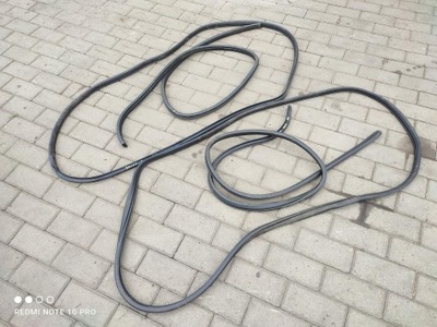 Suzuki swift mk8 прокладка двері перед задня фото №1