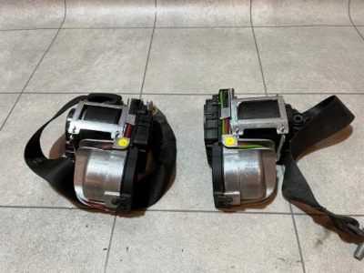 Mercedes w221 pas натягувач перед чорний bdb фото №1