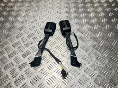 Кліпса поперечина безпеки перед opel astra vi l 22- 6479559etb фото №1