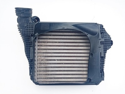 Інтеркулер porsche macan правий фото №1