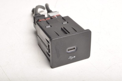 Ford puma mk2 вход разъём usb c m1tt-14f014-ac фото №1