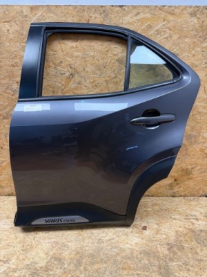 Toyota yaris cross двері ліва задні повний колір 1g3 фото №1