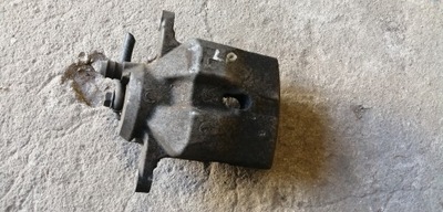 Lexus ct 200h супорт гальмівний лівий передній фото №1