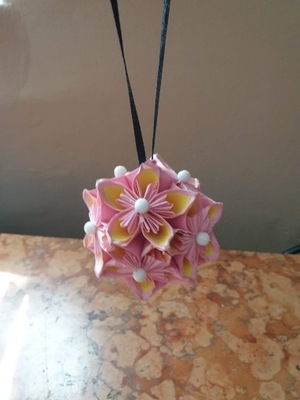 Dekoracja z papieru zawieszka kula papierowa kwiat