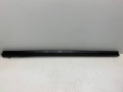 Audi a4 b9 8w0 молдинг поріг права поріг 2015- фото №1