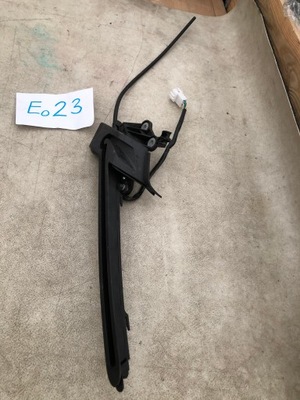 Напрямна шторка mercedes w212 kombi a2128203042 фото №1