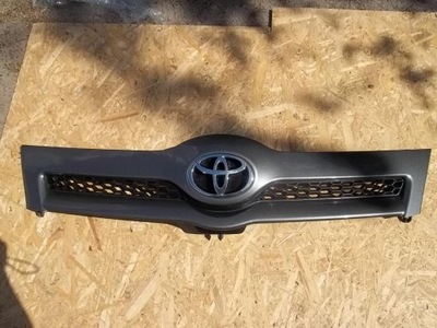 Решітка радіатора, решітка радіатора toyota corolla verso фото №1