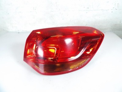 Opel astra j kombi лампа задня права 13282243 фото №1