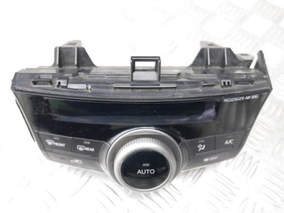 Toyota prius plus 12 - панель климат-контроль europa фото №1