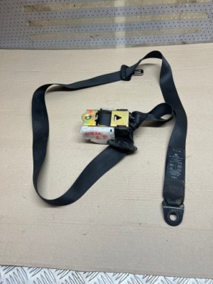 Ремень безопасности левый перед opel omega b 90379449 фото №1