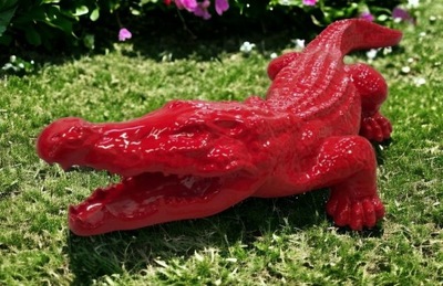 Figura ogrodowa - Krokodyl czеrwony dekoracyjny