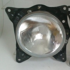 Фара лівий toyota hiace hi-ace yh50 1984-1988 фото №1