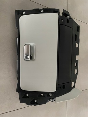 Бардачок пассажира porsche macan фото №1