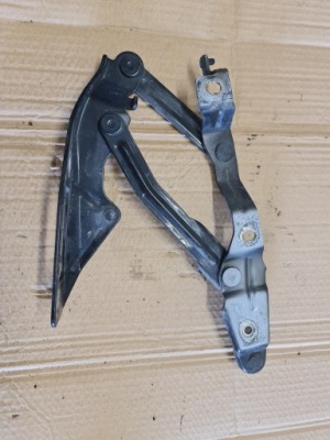 Петля капот правый audi tt 8n 8n0823302 фото №1