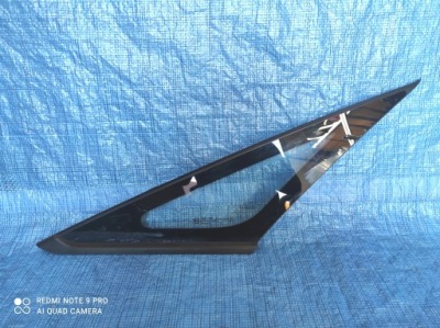 Скло кузовна передня ліва kia carens iv фото №1