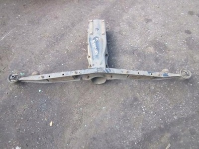 Подрамник кронштейн мост задняя subaru forester 97-00rok фото №1