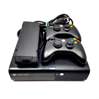 XBOX 360 E SLIM 1538 250 GB + 2 pady