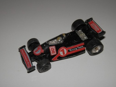 F1 Racing Team 1 McToy model resorak autko