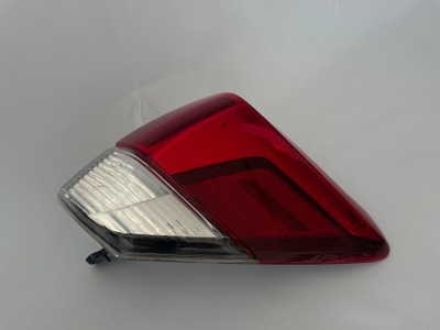 Subaru forester v лампа задняя правая 84201sj020 фото №1