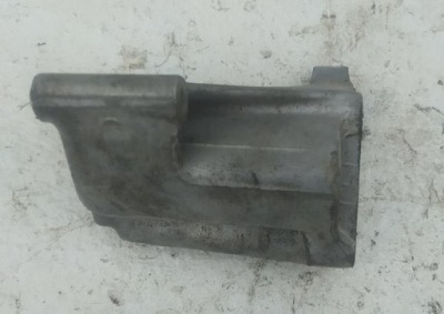 Кронштейн генератора mercedes w107 r107 w126 4.5 v8 фото №1