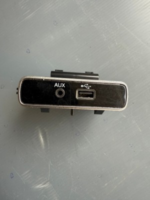 Port usb разъём abarth 500 рестайлинг  735628336 фото №1