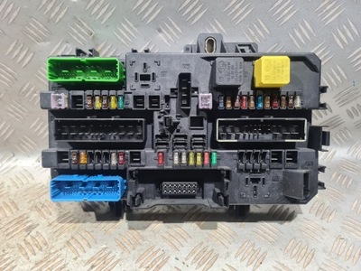 Коробка запобіжників bsi opel zafira b astra h фото №1