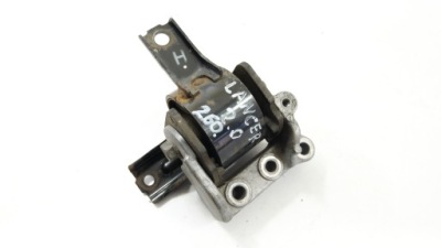 Mitsubishi lancer viii 2.0 подушка двигуна фото №1