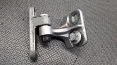 Петля дверь перед правый верхний mercedes w168 03r фото №1