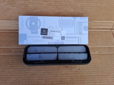 Mercedes c klasa w205 решётка вентиляционная задний фото №1