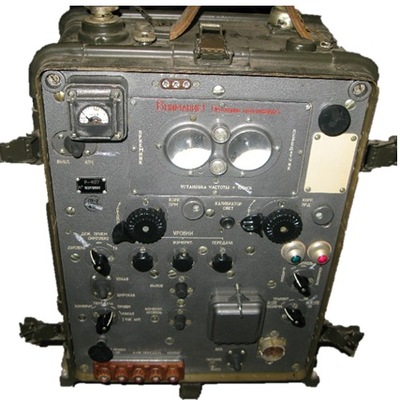 Radiostacja wojskowa przenośna R-407