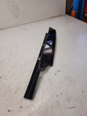 Накладка защита стойка левая audi a3 8v 8v3837901a фото №1