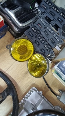 BMW E30 E32 E34 LAMP FRONT YELLOW HELLA  