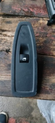 Bmw 1 f20 кнопка стекло 9208107-01 фото №1