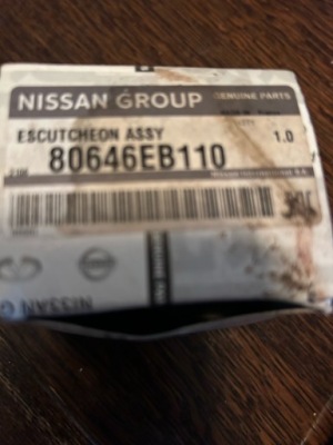 Заглушка двері задня правий nissan navara 80646eb110 фото №1