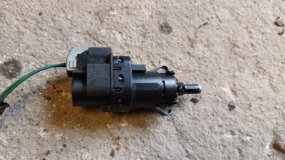 Ford mondeo mk4 датчик стоп тормоза 3m5t-13480-ac фото №1