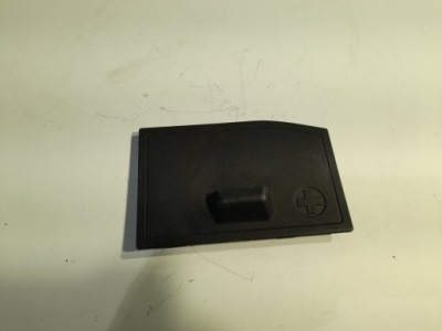 Audi a4 b8 заглушка акумулятор 8k1819424 фото №1