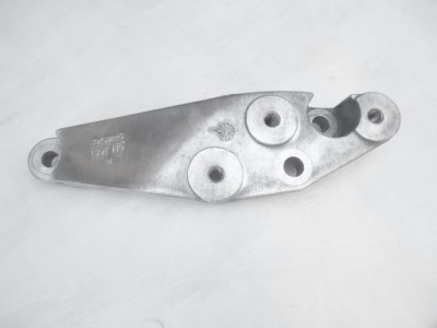 Opel meriva astra , combo 1,6cdti кронштейн коробки фото №1