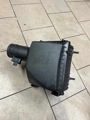 Корпус фільтра повітря trafic iii vivaro b фото №1