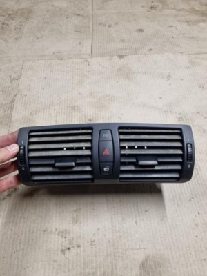 Решітка обдув середня bmw e87 фото №1