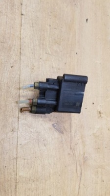 Розподільник підвіска airmatic mercedes w213 фото №1