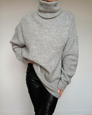 Sweter z golfem oversize