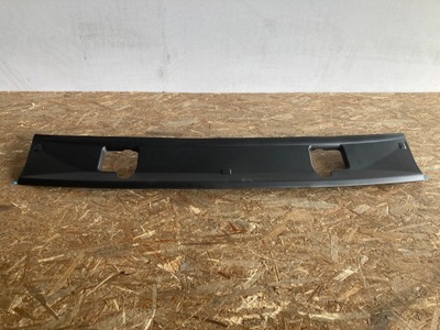 Audi a7 c8 4k8827222 пластик поперечина задня фото №1