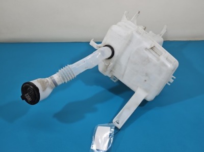 Бак бачок рідина розпилювача lexus ct 10-22 фото №1