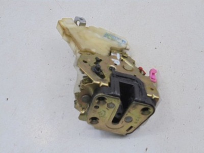 SUBARU IMPREZA II LOCK DOOR REAR RIGHT 61100FE040  