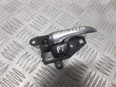 Ручка правая задняя внутренняя toyota avensis verso фото №1