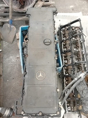 Кришка клапанів mercedes actros mp4 om471 фото №1