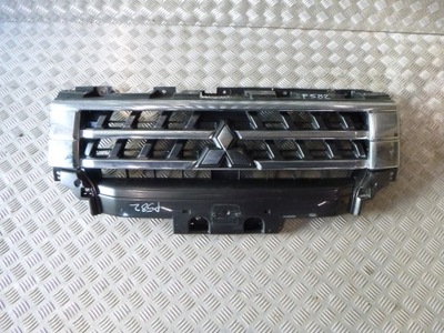 Mitsubishi pajero iv lift 15+ решітка радіатора решітка радіатора фото №1