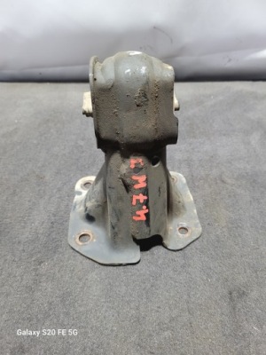 Jeep grand cherokee wk 4.7 подушка двигателя кронштейн фото №1