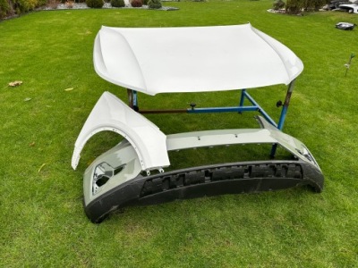 Volvo xc40 lift 2022- бампер перед bez pdc фото №1