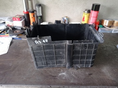 A3 golf leon touran octavia - корпус акумулятор фото №1